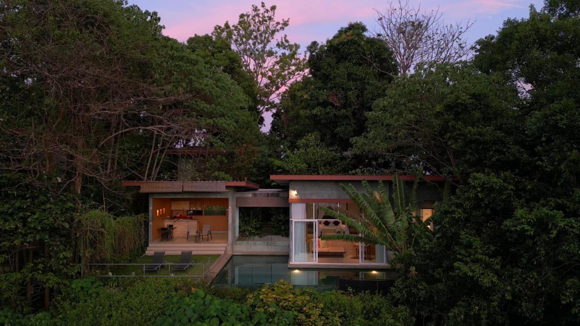 Ambong Pool Villas - Private Pool Pantai Cenang  Bagian luar foto