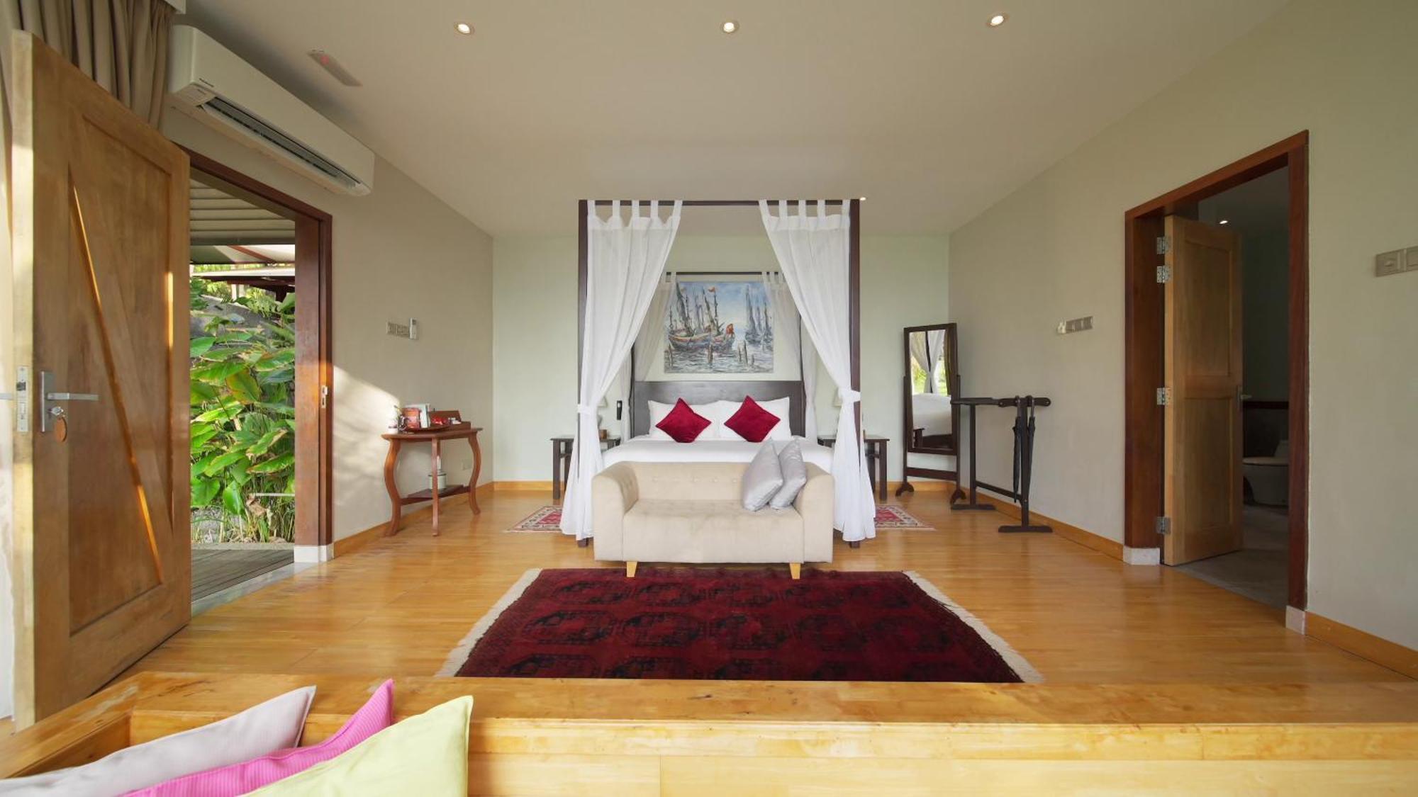 Ambong Pool Villas - Private Pool Pantai Cenang  Bagian luar foto