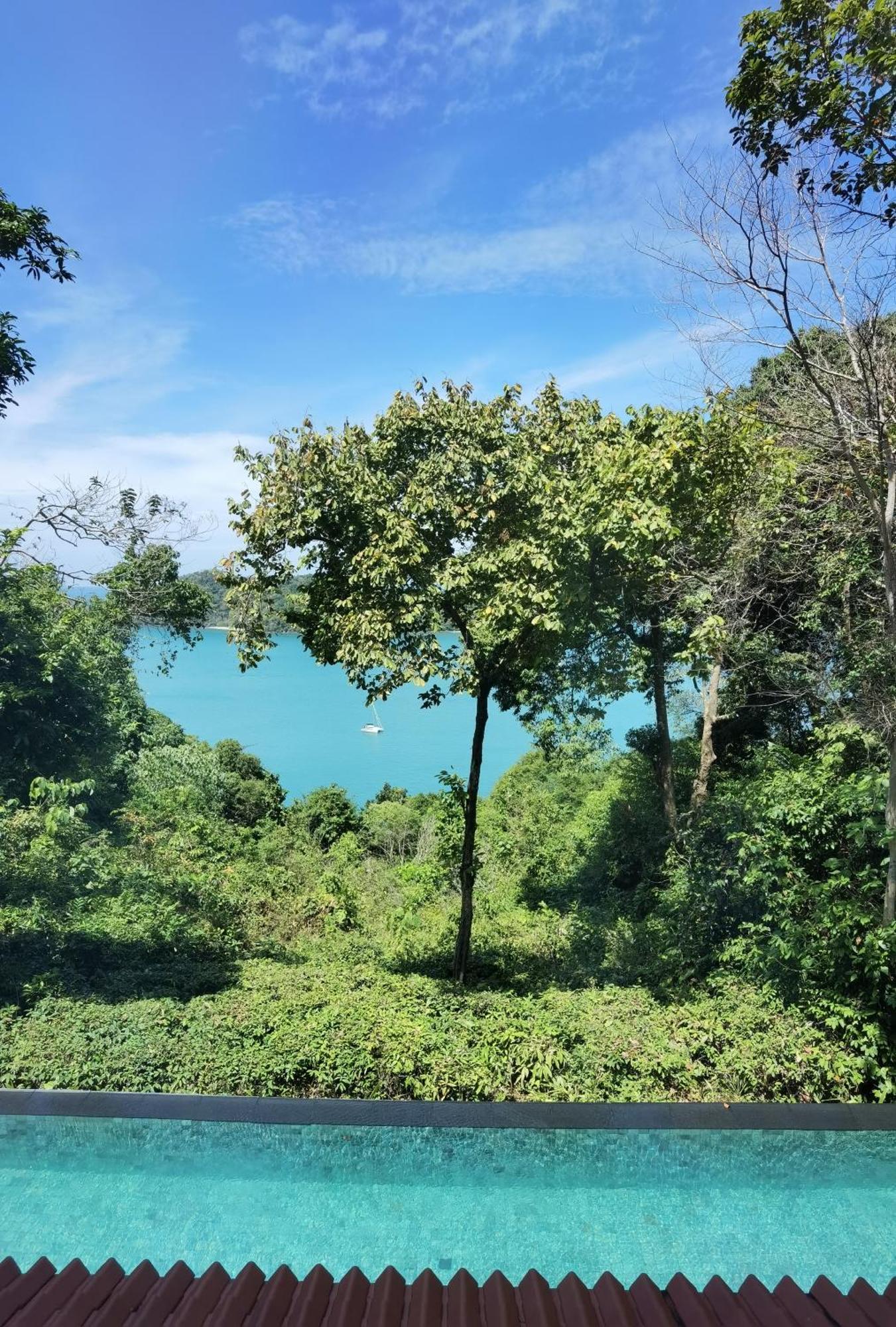 Ambong Pool Villas - Private Pool Pantai Cenang  Bagian luar foto