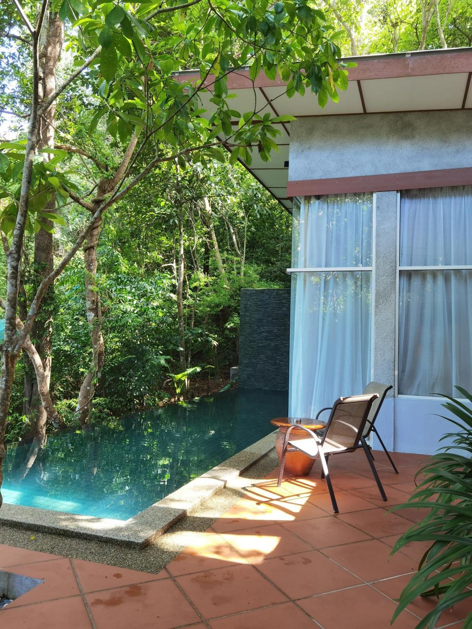 Ambong Pool Villas - Private Pool Pantai Cenang  Bagian luar foto