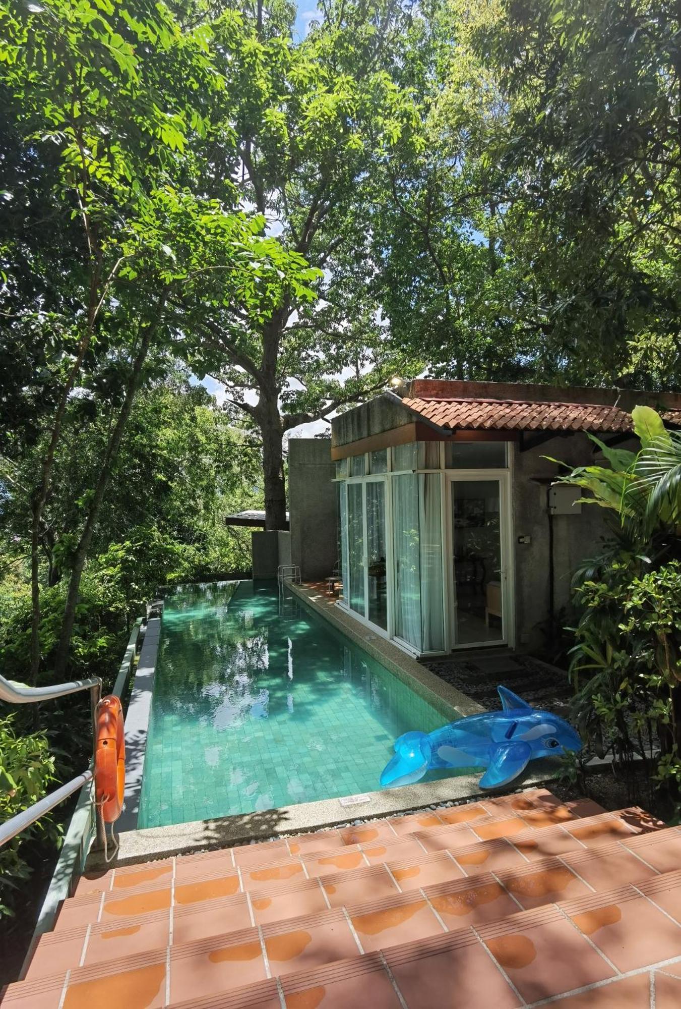 Ambong Pool Villas - Private Pool Pantai Cenang  Bagian luar foto