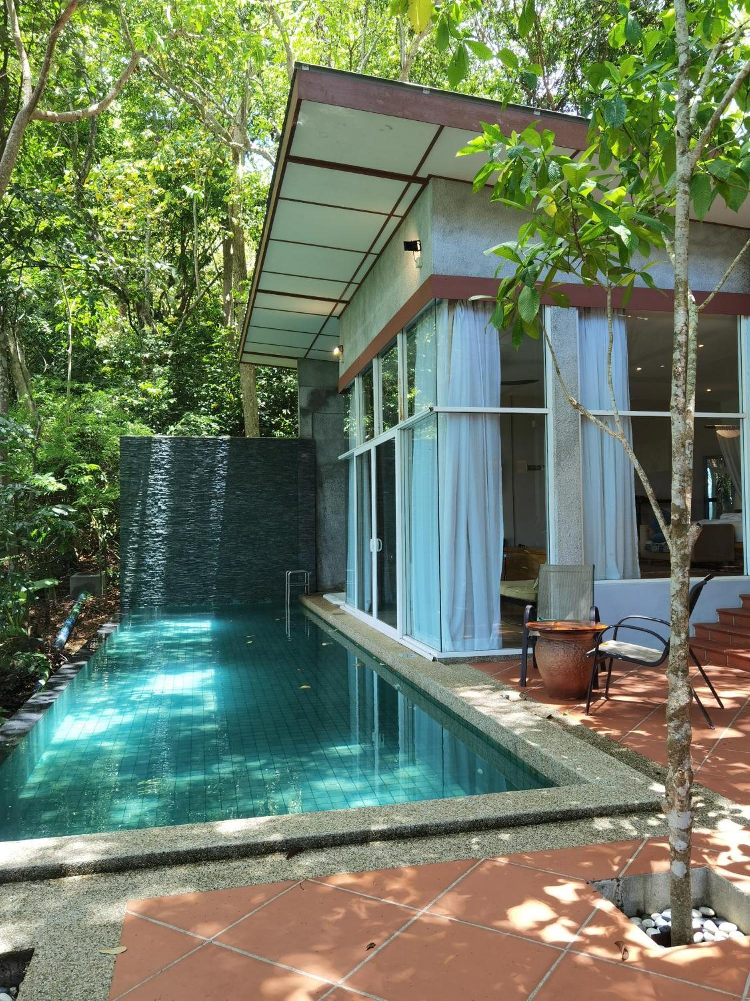 Ambong Pool Villas - Private Pool Pantai Cenang  Bagian luar foto