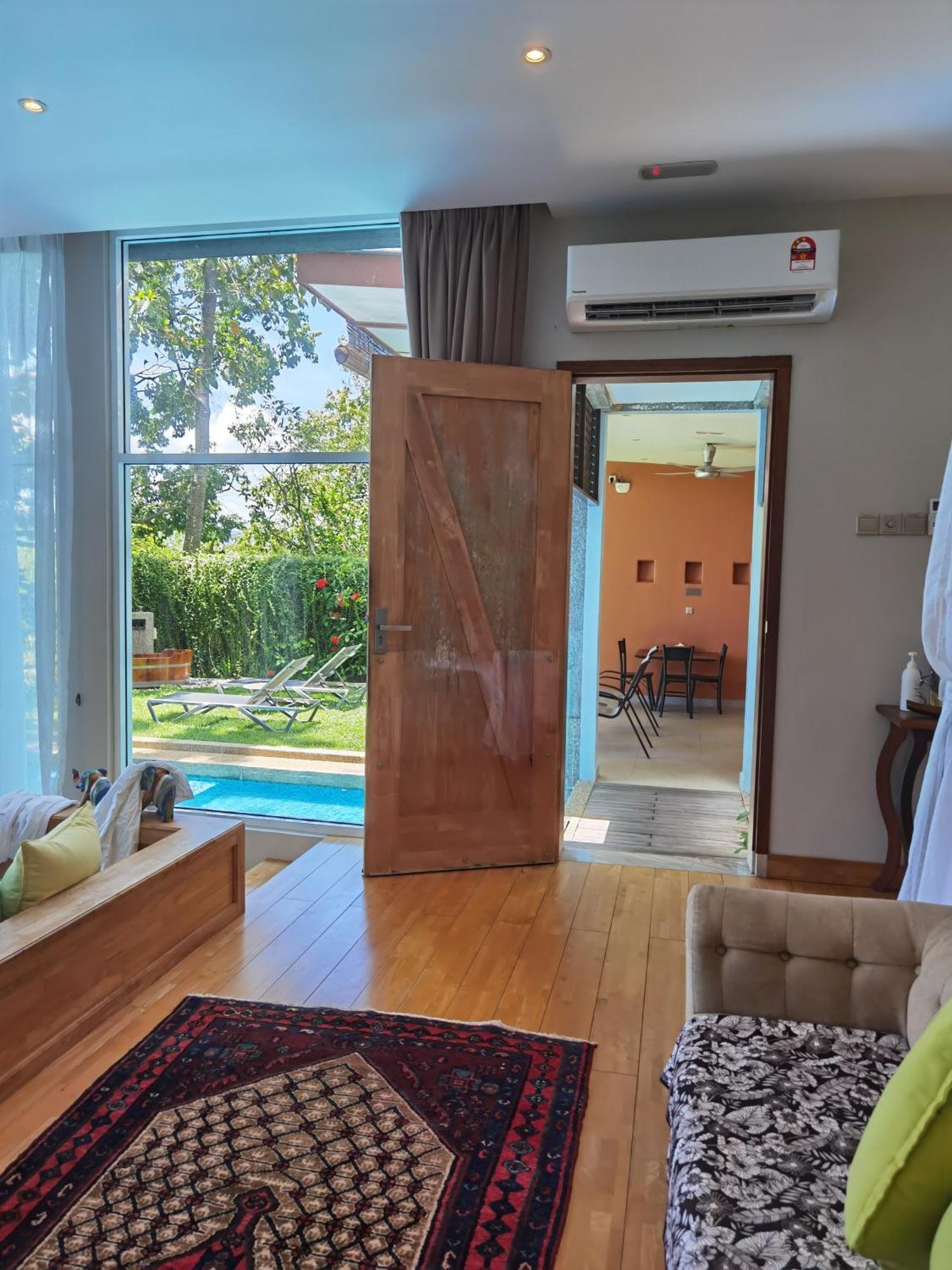 Ambong Pool Villas - Private Pool Pantai Cenang  Bagian luar foto
